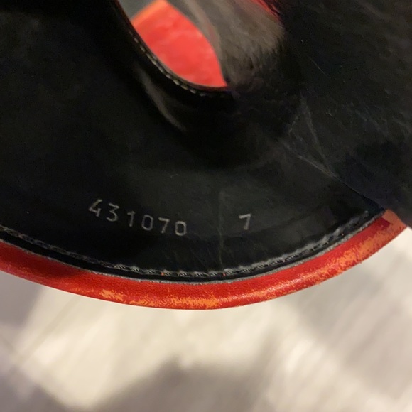 Sandals_&_Flip_Flops